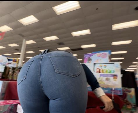 Bent Over And Arguing On The Phone Tight Jeans Forum Bent Over And Arguing On The Phone Tight Jeans Forum