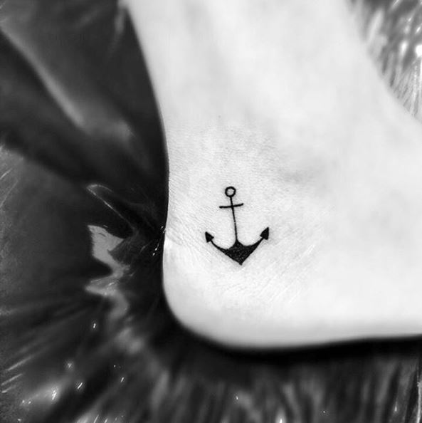 Female Anchor Tattoos
