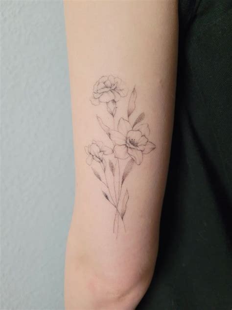 Flower Tattoo Feminine Daffodil Iris Carnation Flower Bouquet Flower Tattoo Feminine Daffodil Iris Carnation Flower Bouquet