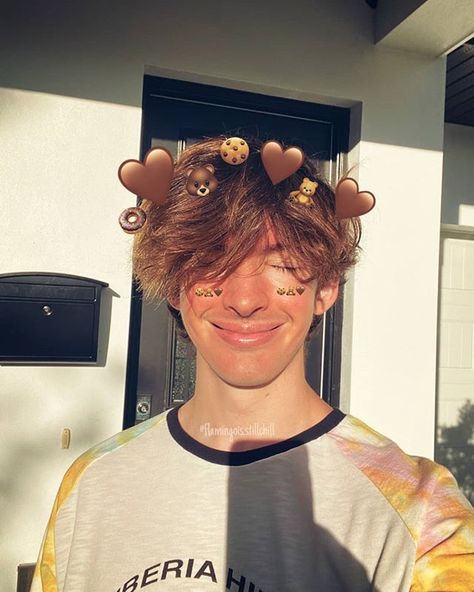 Ignite Creativity With Hispanic Girl Darwing: Bold Artistry