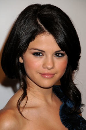 10 Tips to Find Selena's Naked Photos