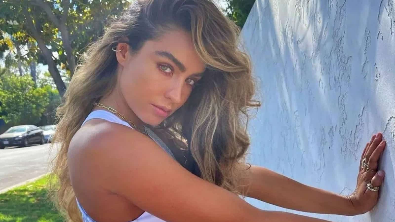 Sommer Ray's Leaked Nudes: The Scandal Unveiled